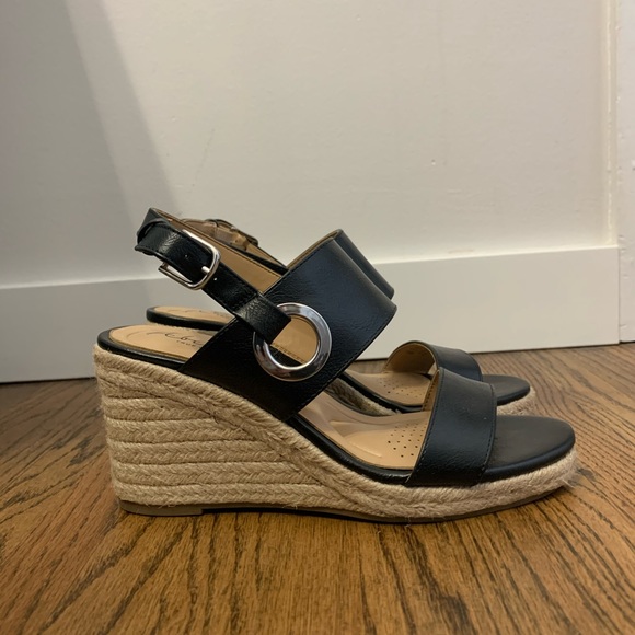 Abella Black Wedge - Picture 2 of 4